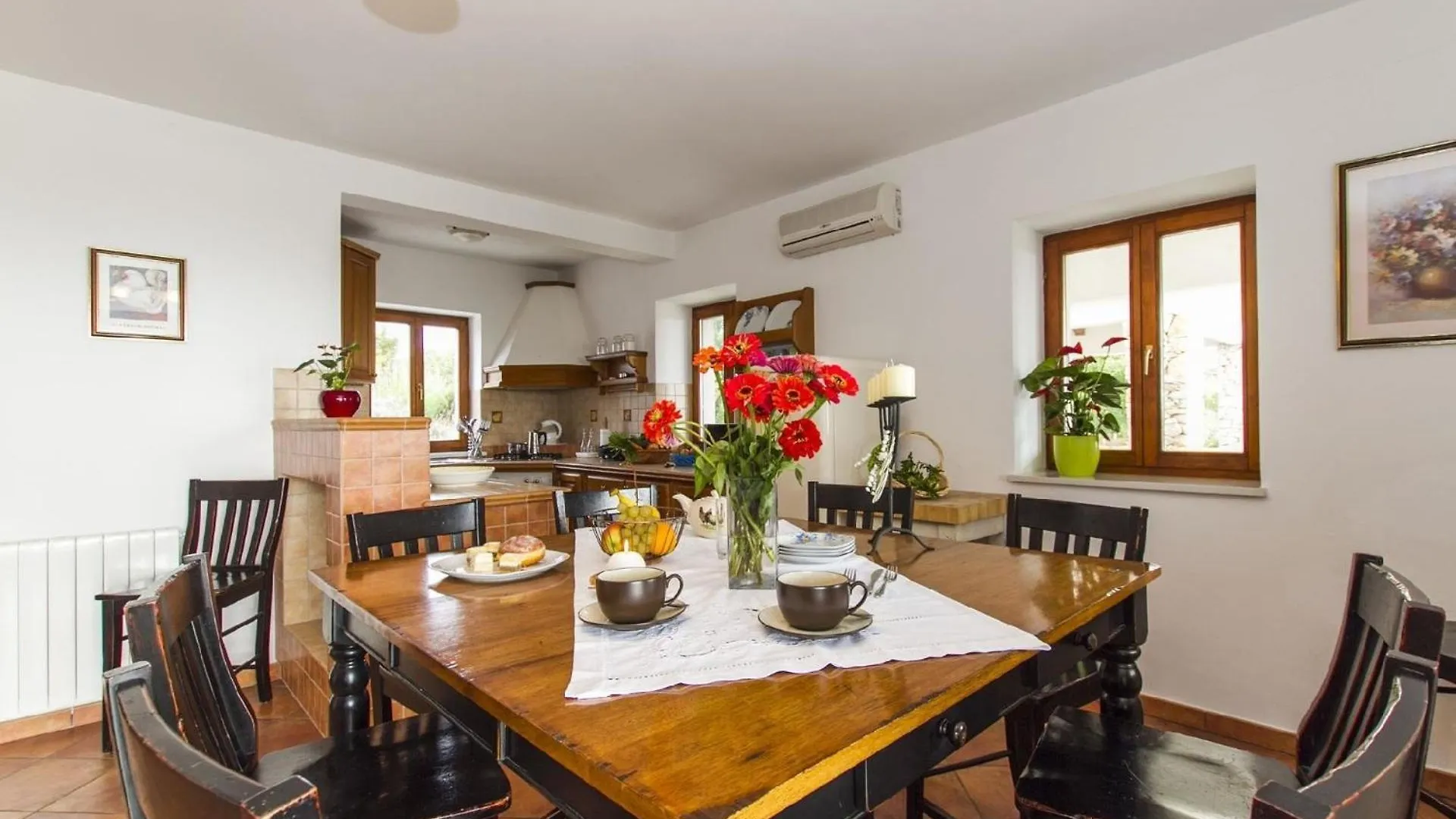 Ferienhaus Mit Privatpool Fuer 8 Personen Ca 220 Qm In Skitaca, Istrien Bucht Von Rasa Kroatien
