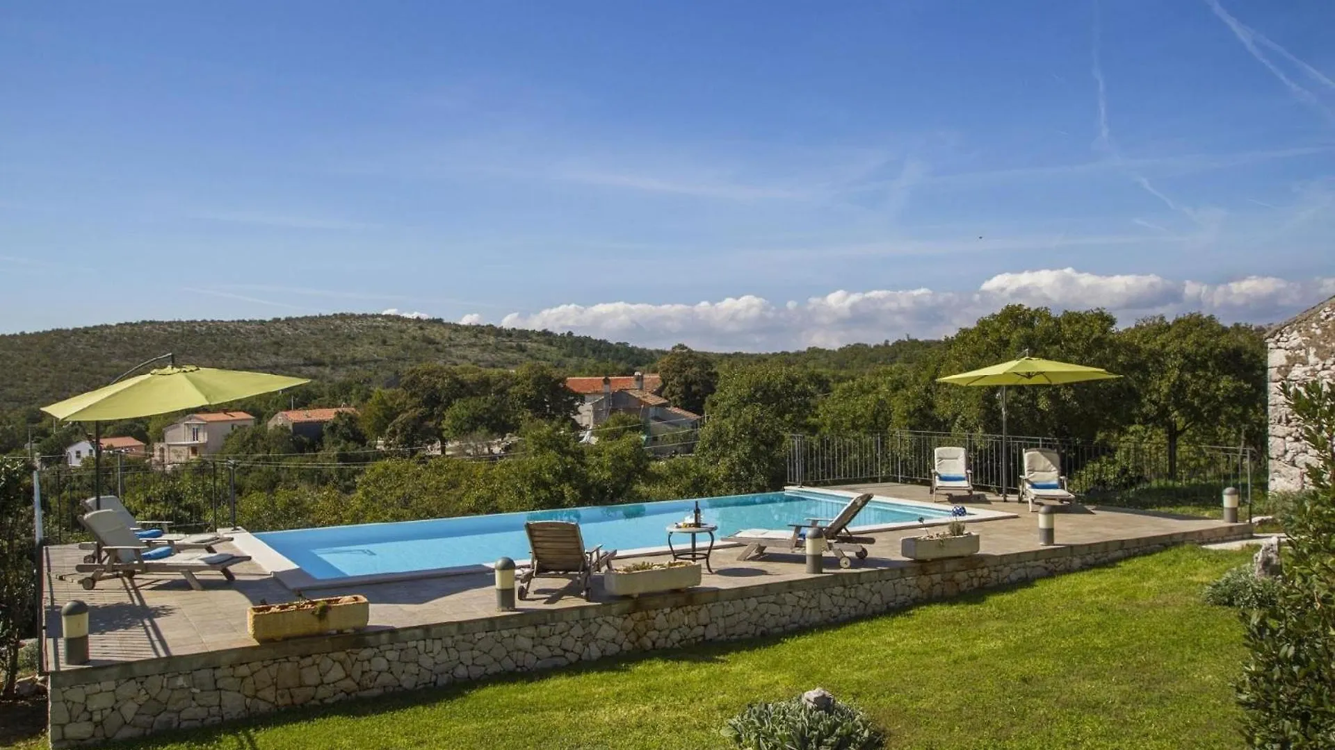 Ferienhaus Mit Privatpool Fuer 8 Personen Ca 220 Qm In Skitaca, Istrien Bucht Von Rasa